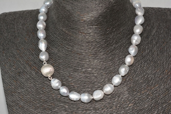 Süsswasser Perlenkette grau Ø 10-15mm